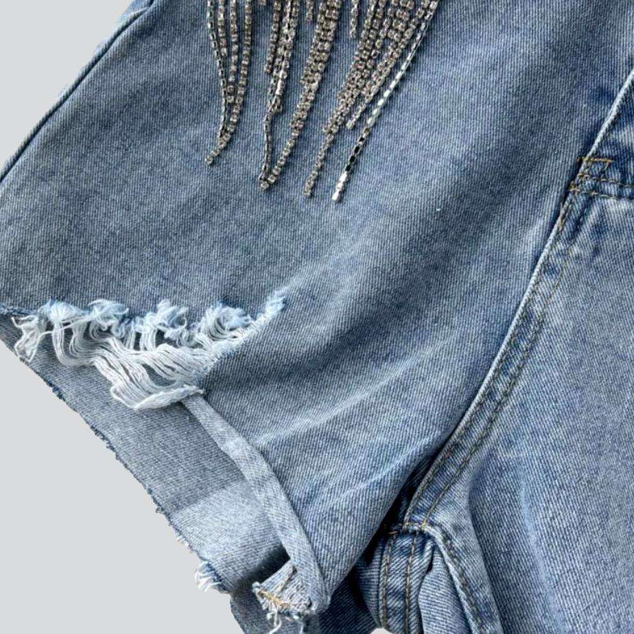 Jeansshorts mit Taschen und Kristallfransen