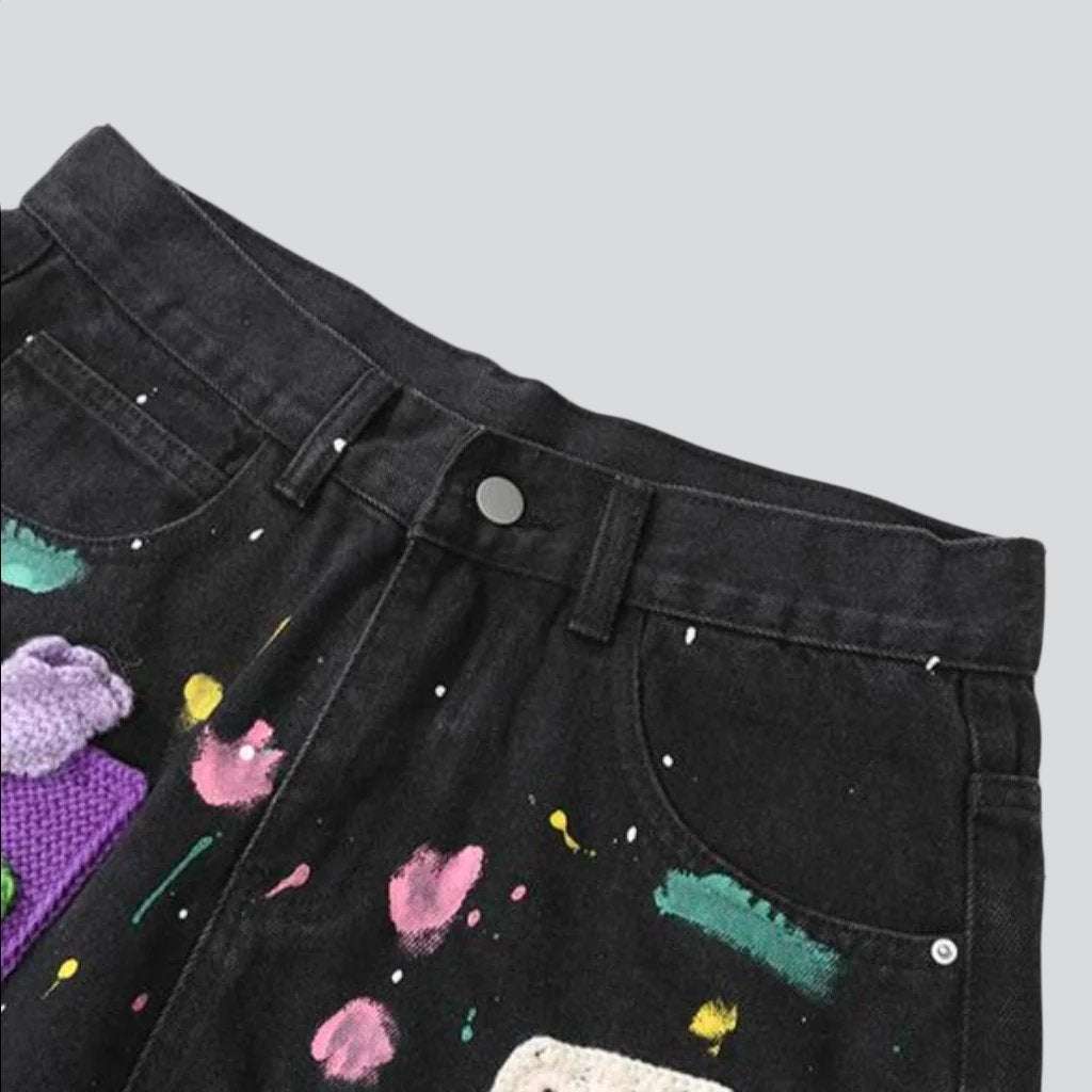 Jeansshorts mit farbiger Patchwork-Stickerei