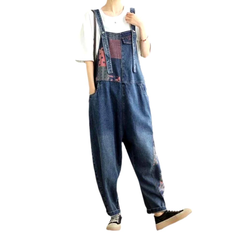 Jeans-Jumpsuit für Damen in mittlerer Waschung