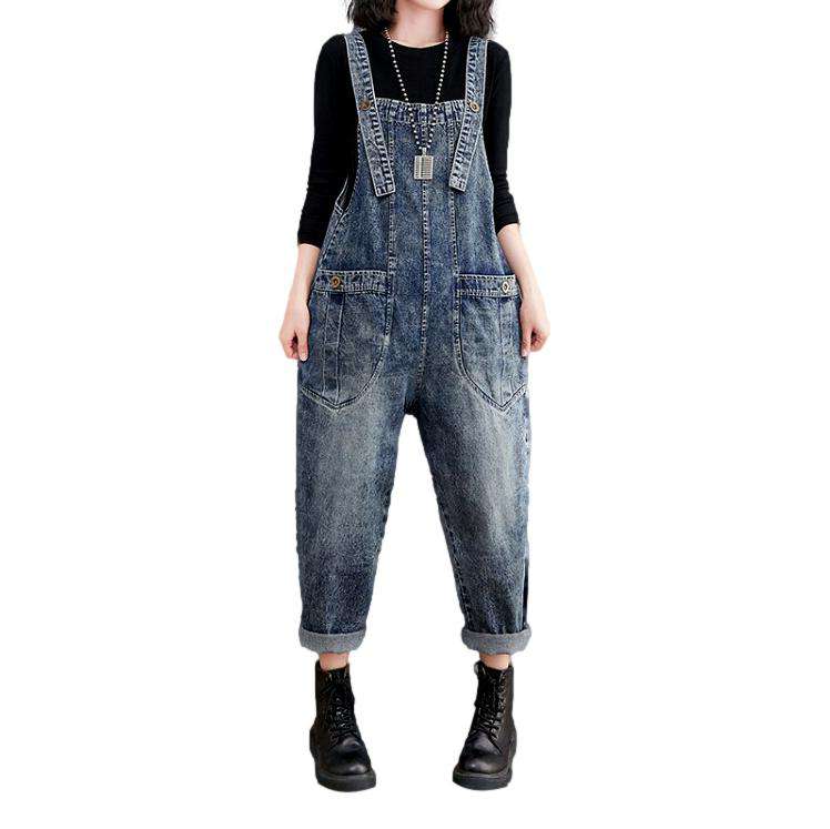 Denim jumpsuit with comfortable pockets