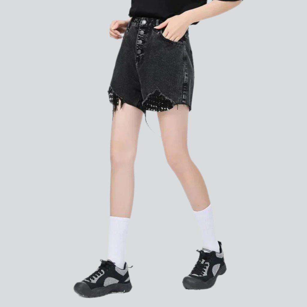 Jeansshorts für Damen mit sichtbaren Taschen