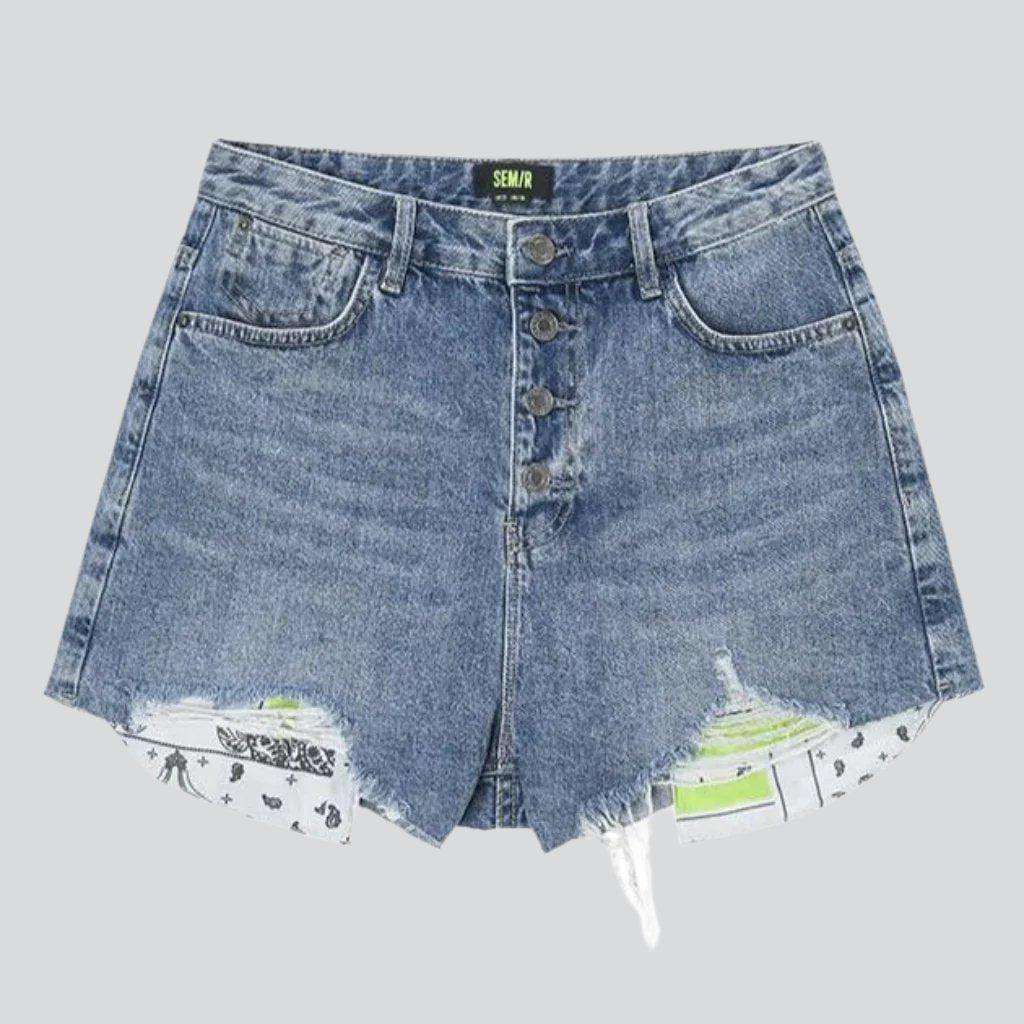 Exposed pockets women denim shorts