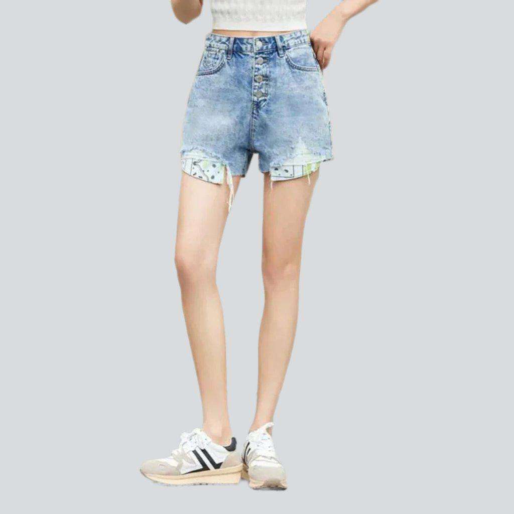 Exposed pockets women denim shorts