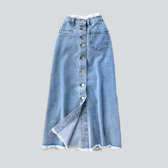 Frayed waistband buttoned denim skirt