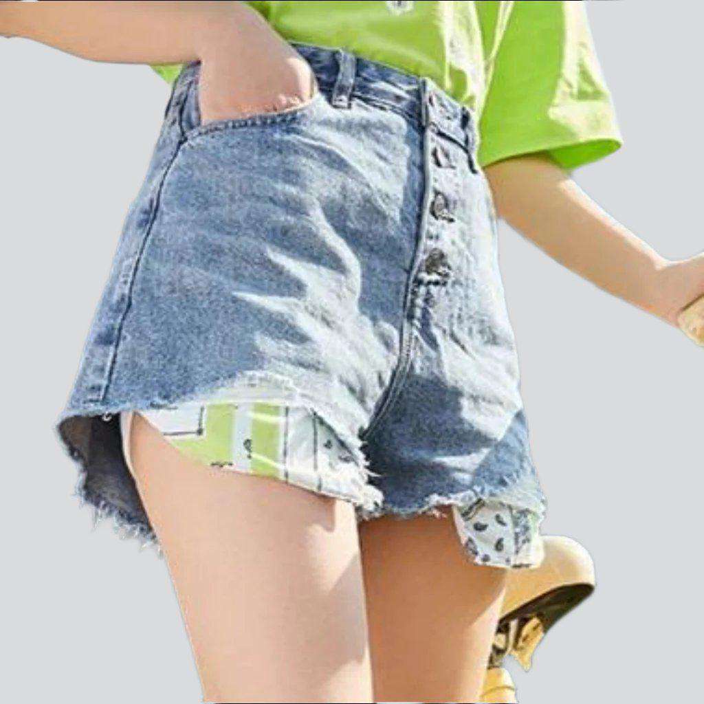 Exposed pockets women denim shorts