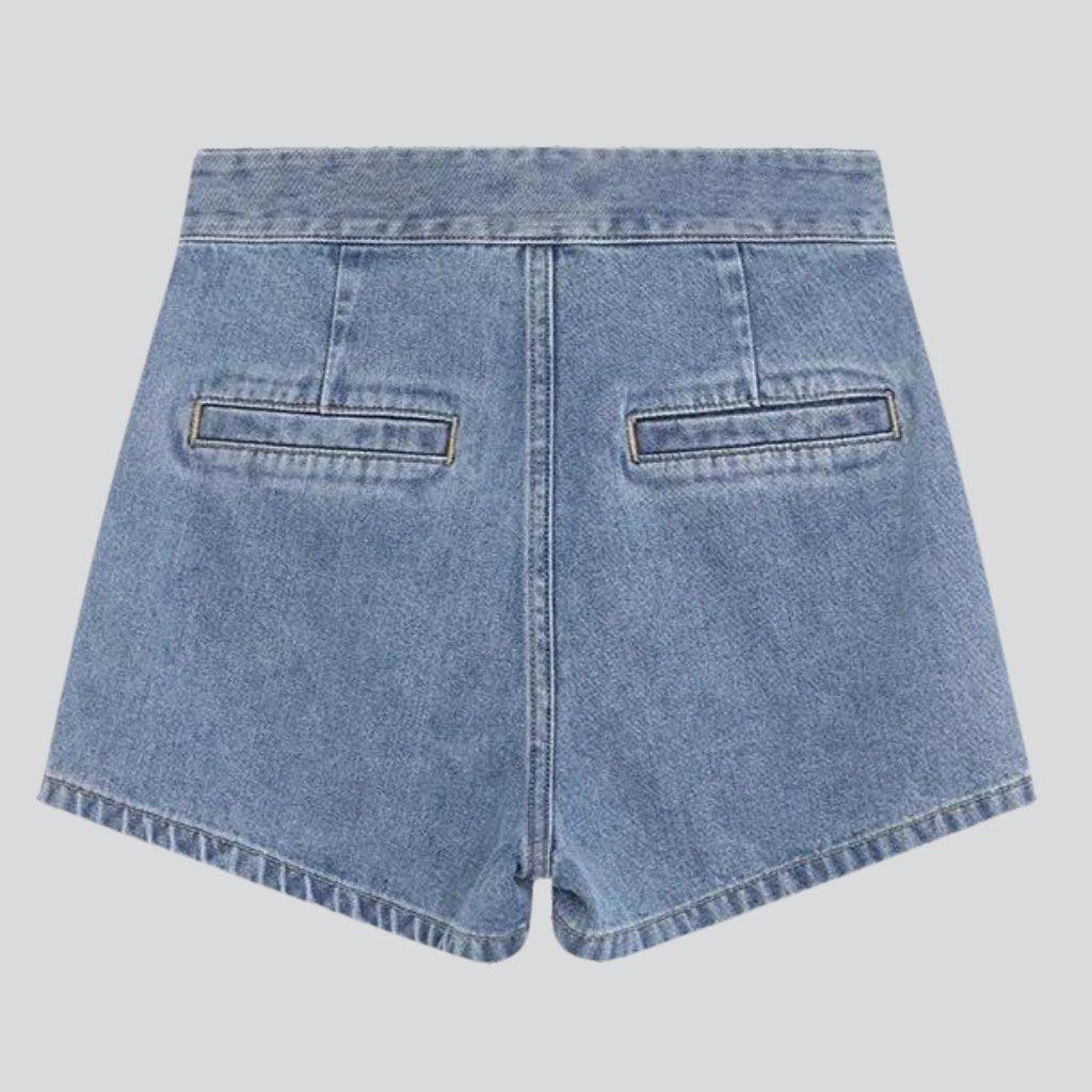 Women shorts with denim belt