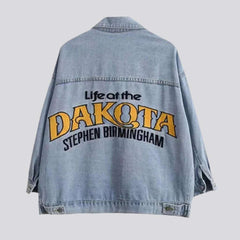 Chaqueta vaquera con estampado Dakota en la espalda