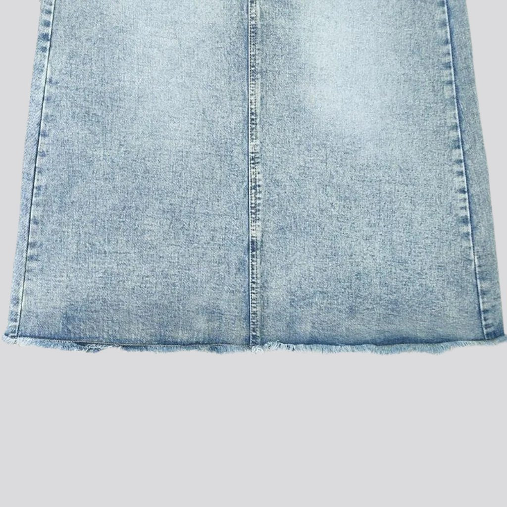 Light-wash women denim skirt