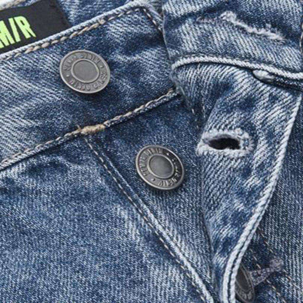 Jeansshorts für Damen mit sichtbaren Taschen