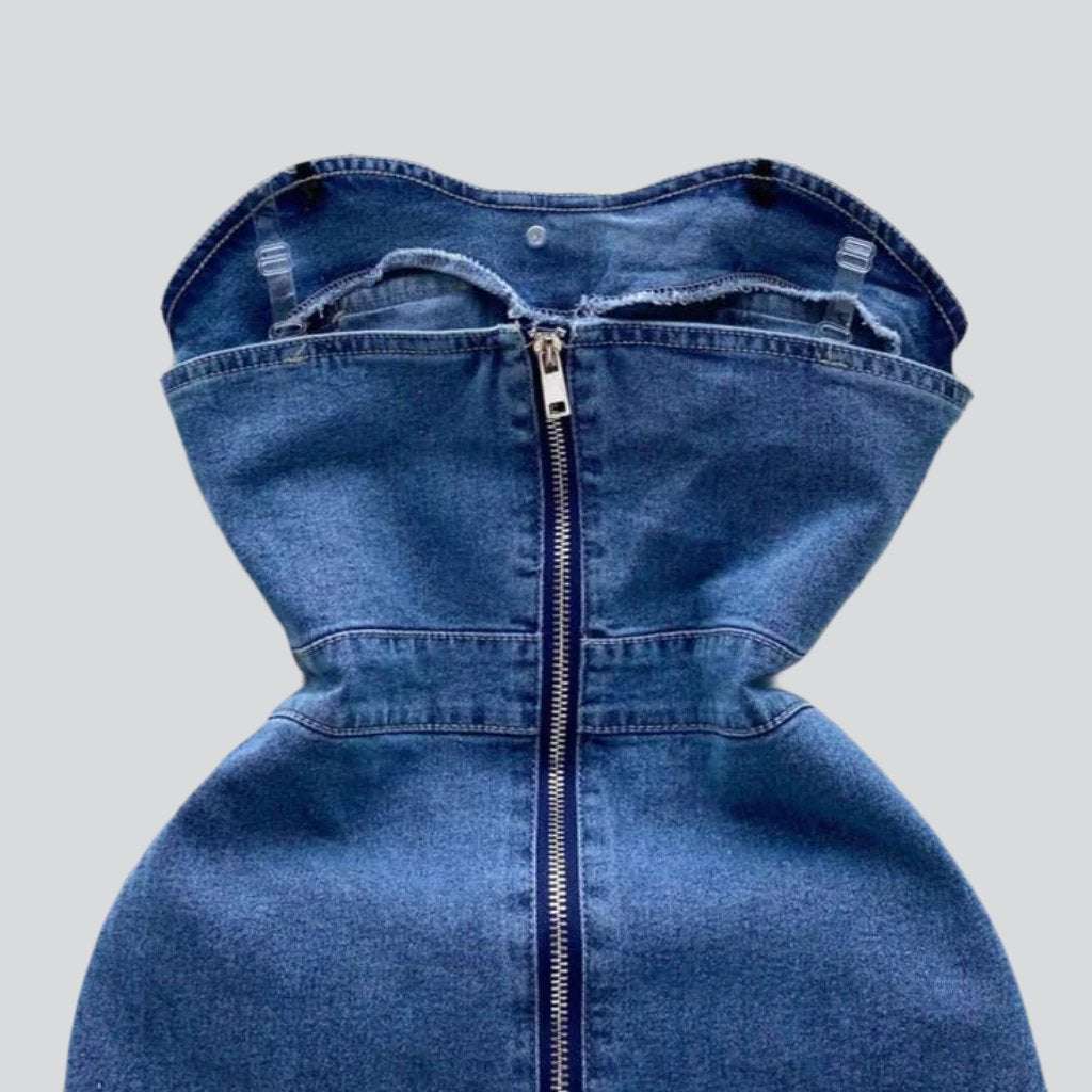 Buttoned strapless denim dress