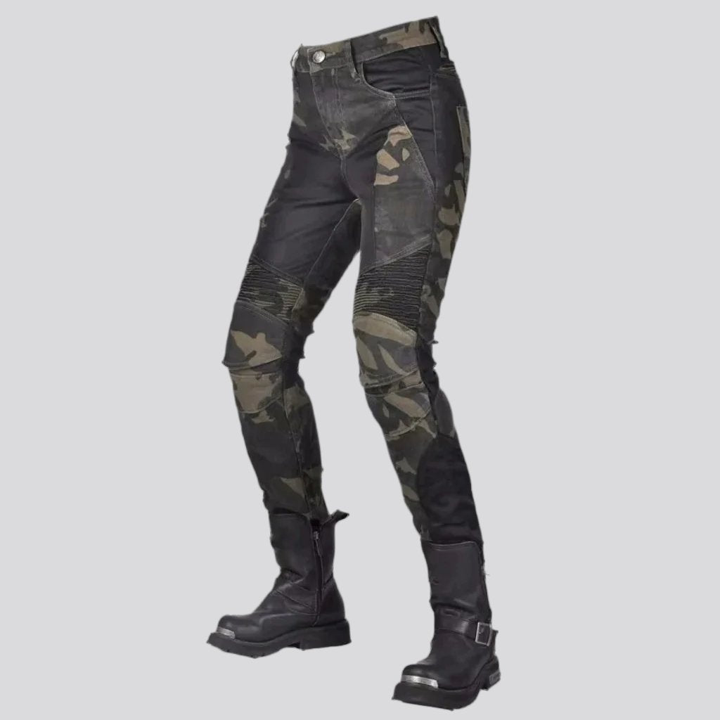 Vaqueros biker con patchwork para mujer