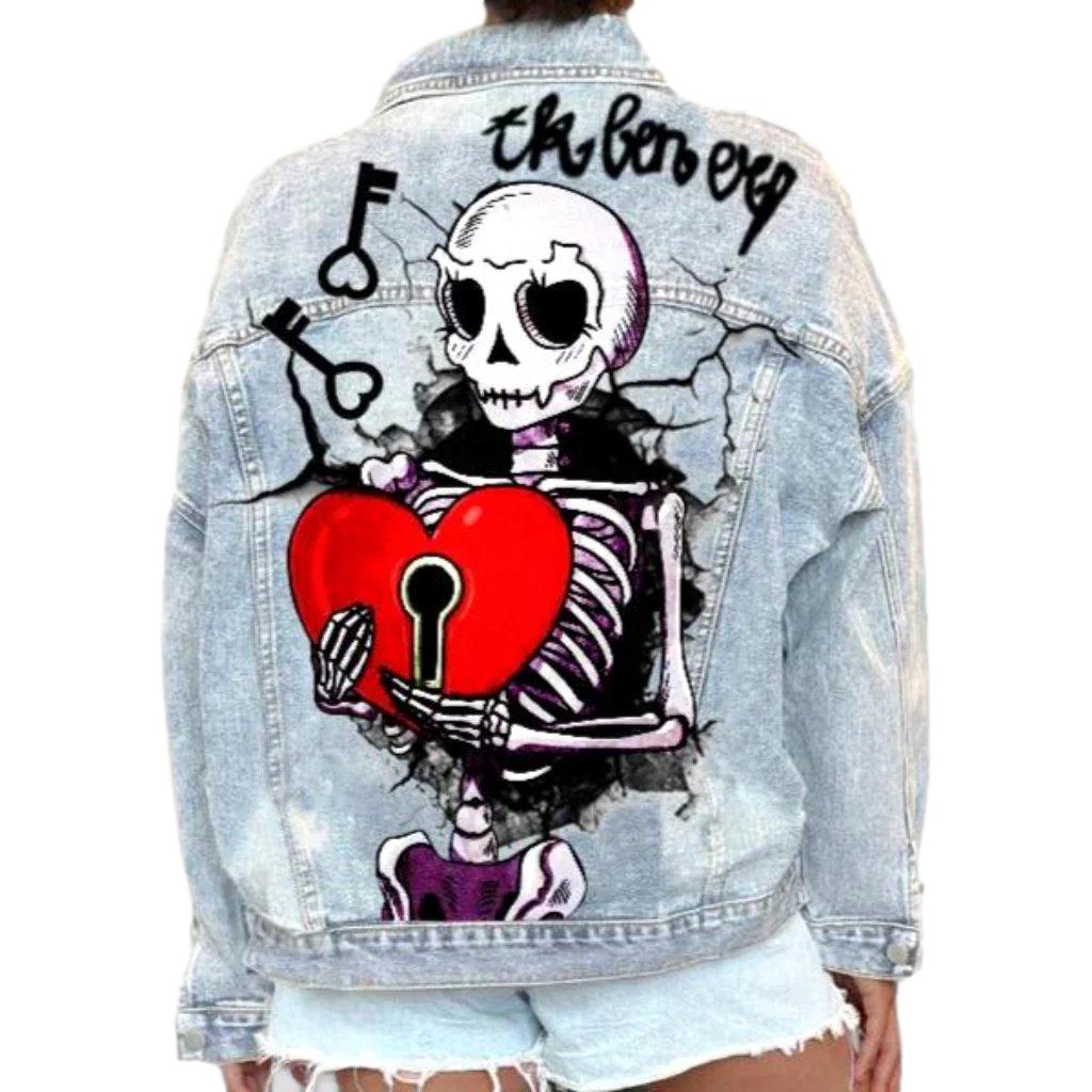 Chaqueta vaquera con estampado de calavera para mujer