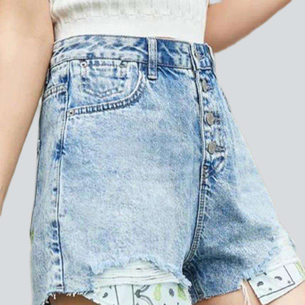 Exposed pockets women denim shorts