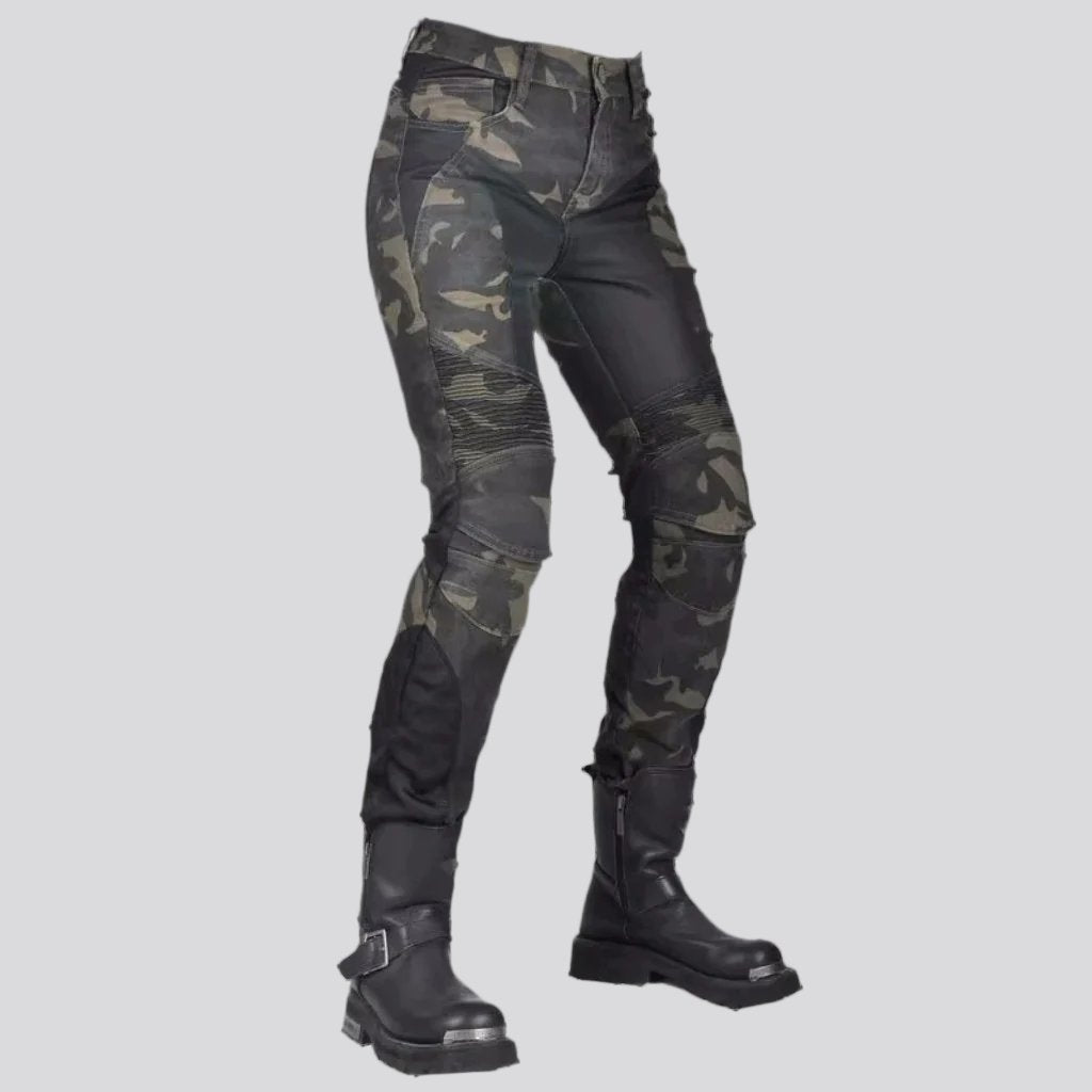 Vaqueros biker con patchwork para mujer