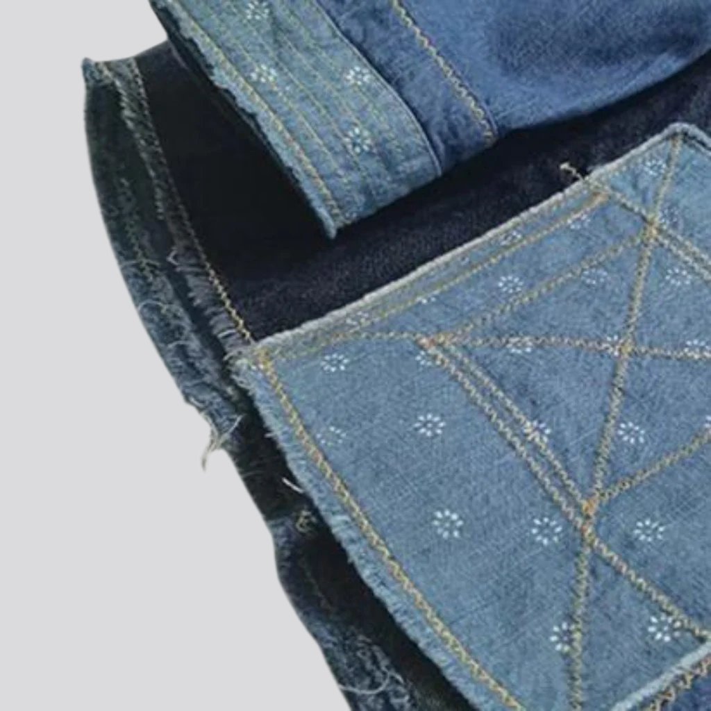 Übergroße modische Jeansjacke