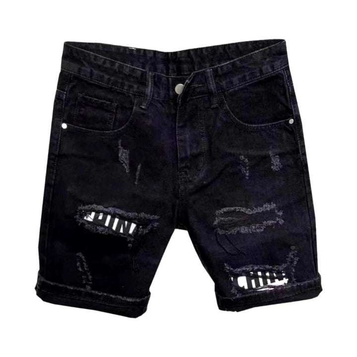 Distressed-Jeansshorts mit beschrifteten Patches