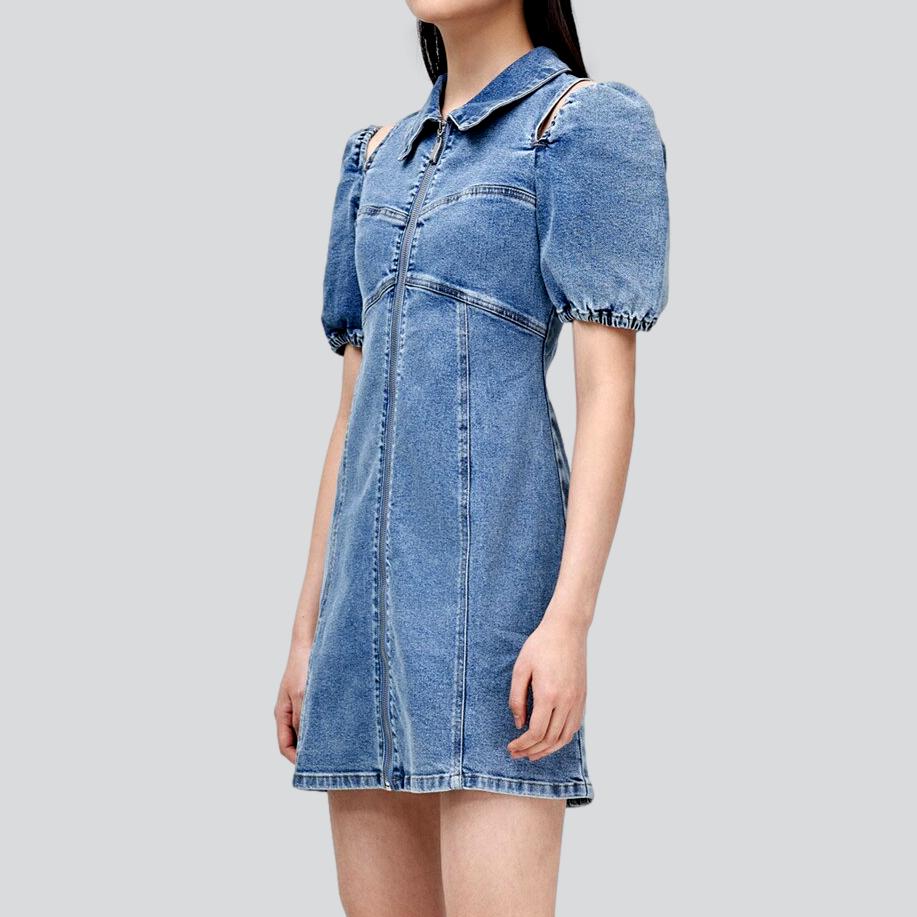 Short denim dress with zipper