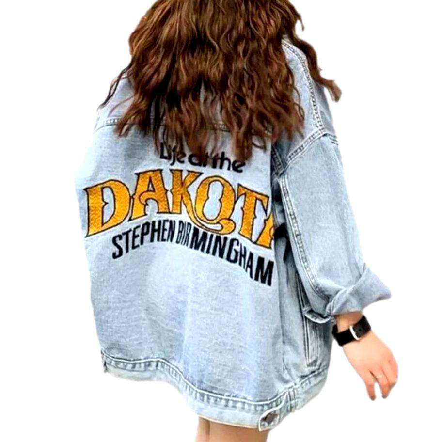 Jeansjacke mit Dakota-Rückenprint