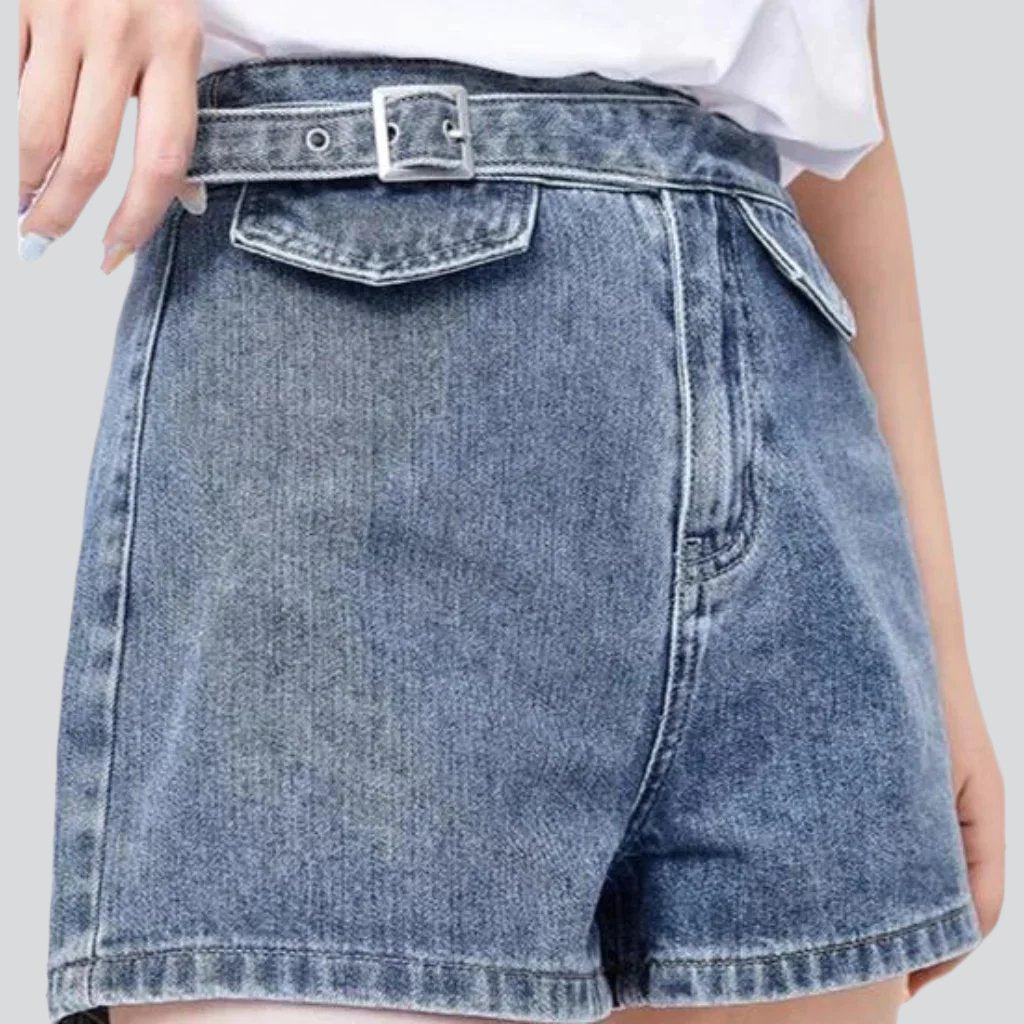 Women shorts with denim belt