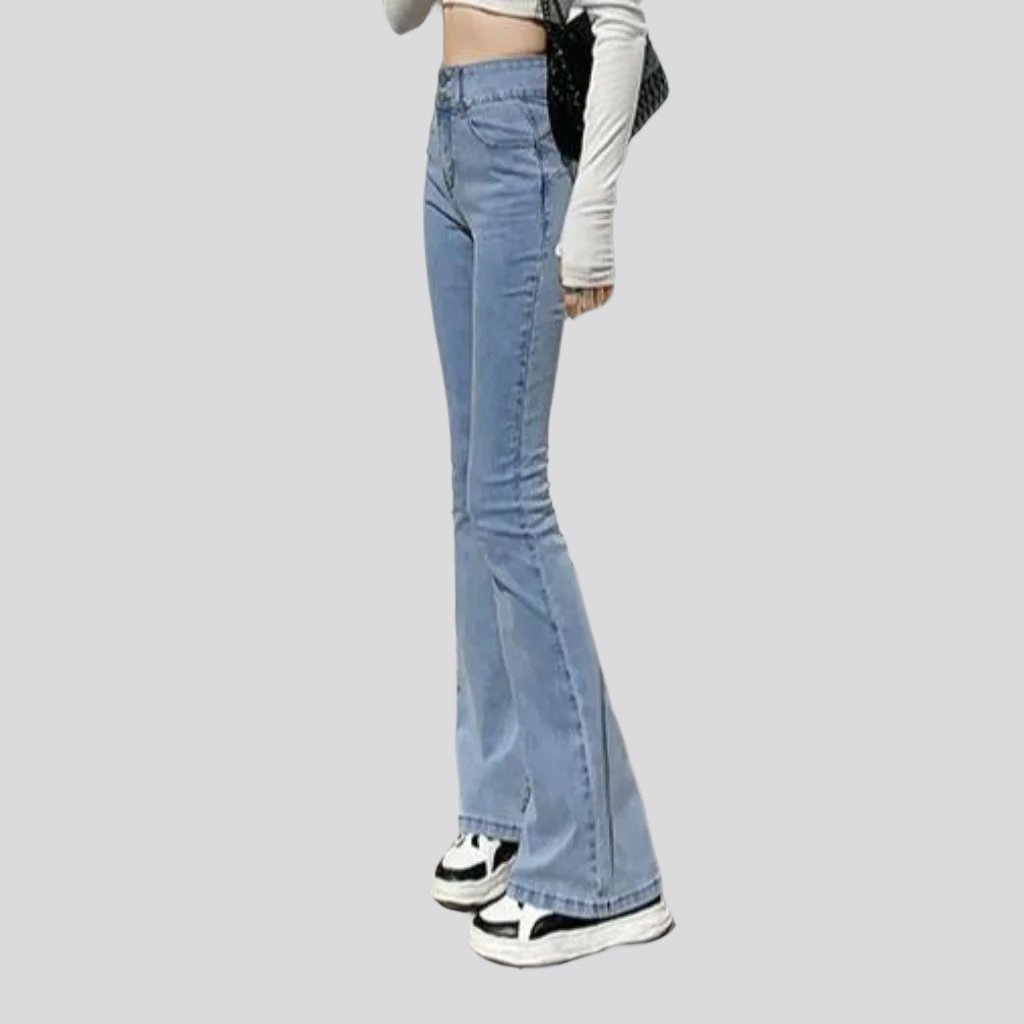 Push-up stonewashed jeans for women