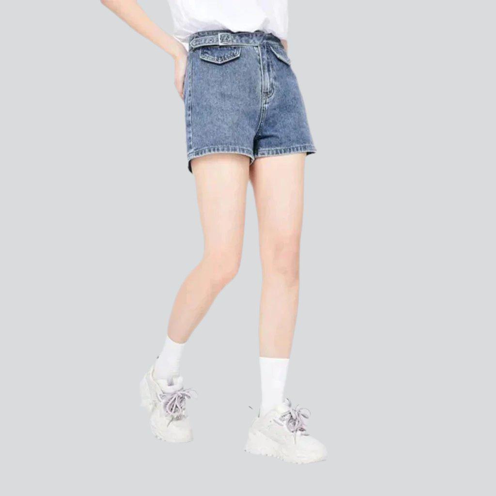 Women shorts with denim belt