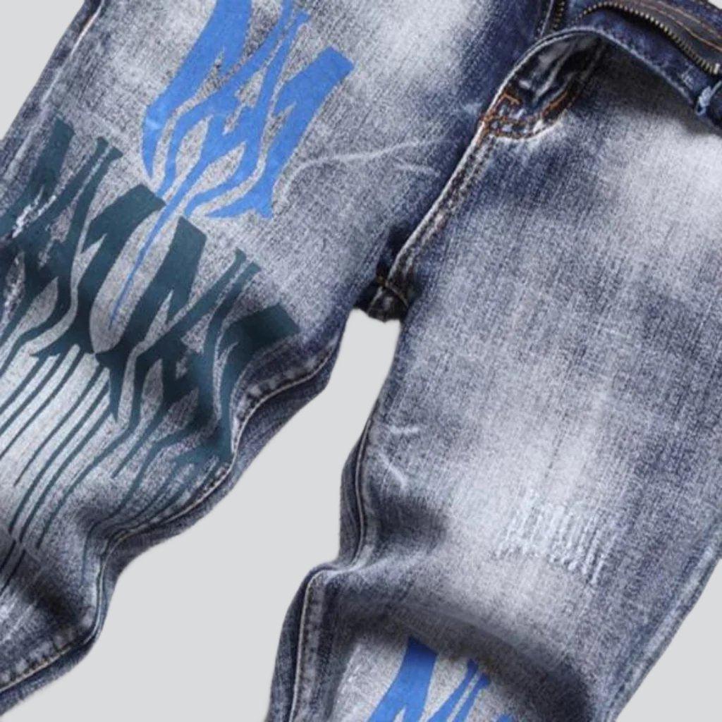 Vaqueros ajustados con estampado de moda para hombre