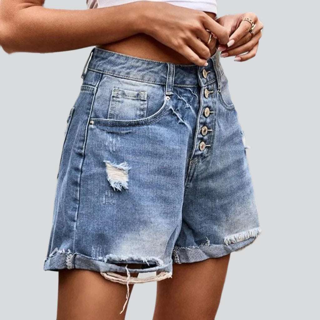 Exposed buttons distressed denim shorts