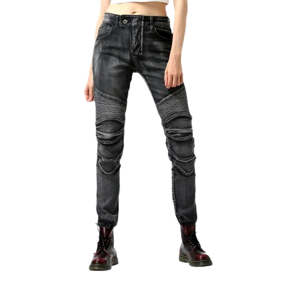 Schlanke Damen Bikerjeans