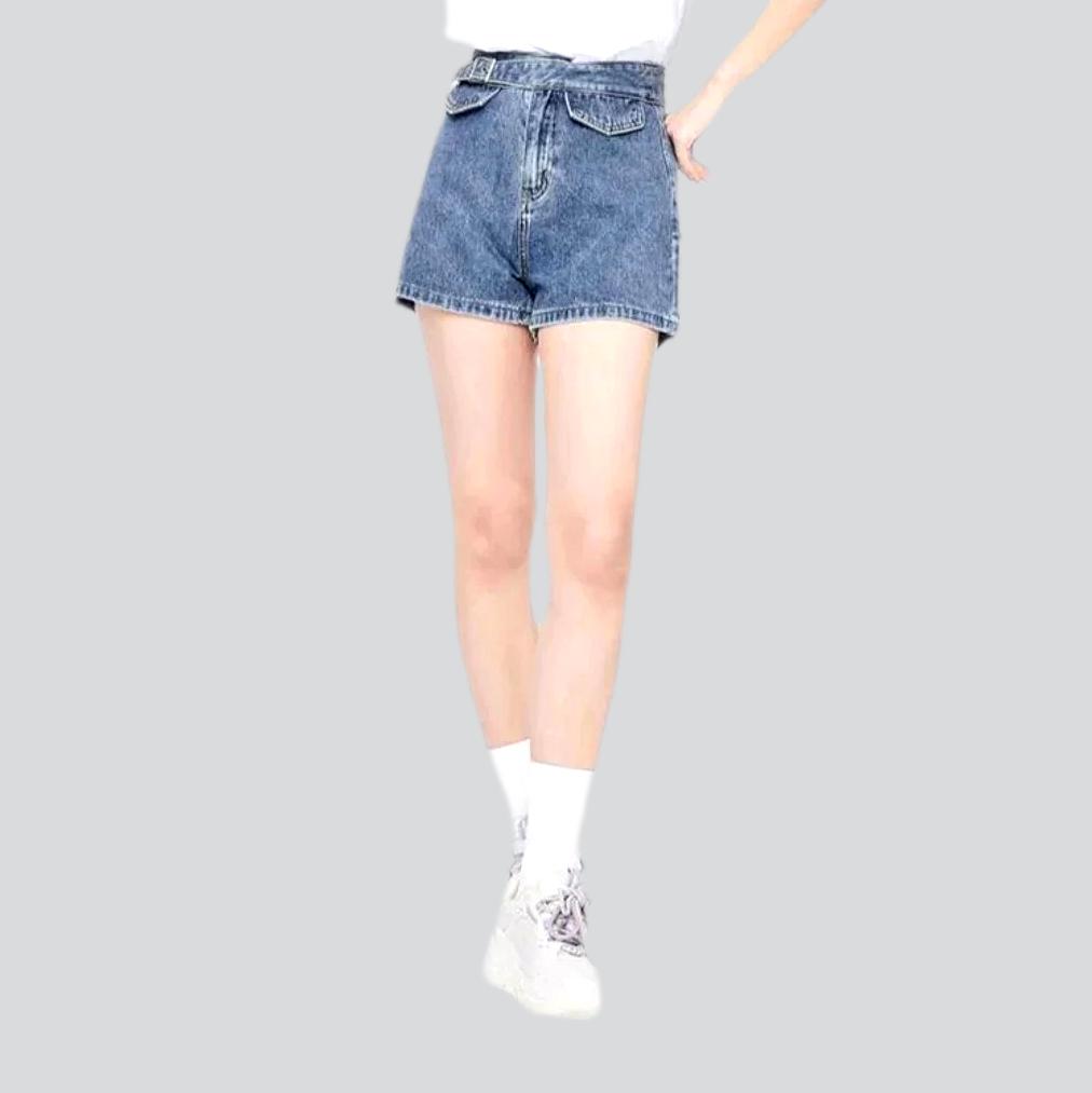 Women shorts with denim belt