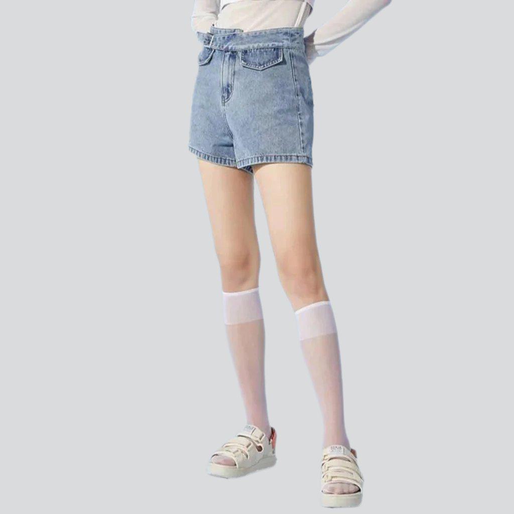 Women shorts with denim belt