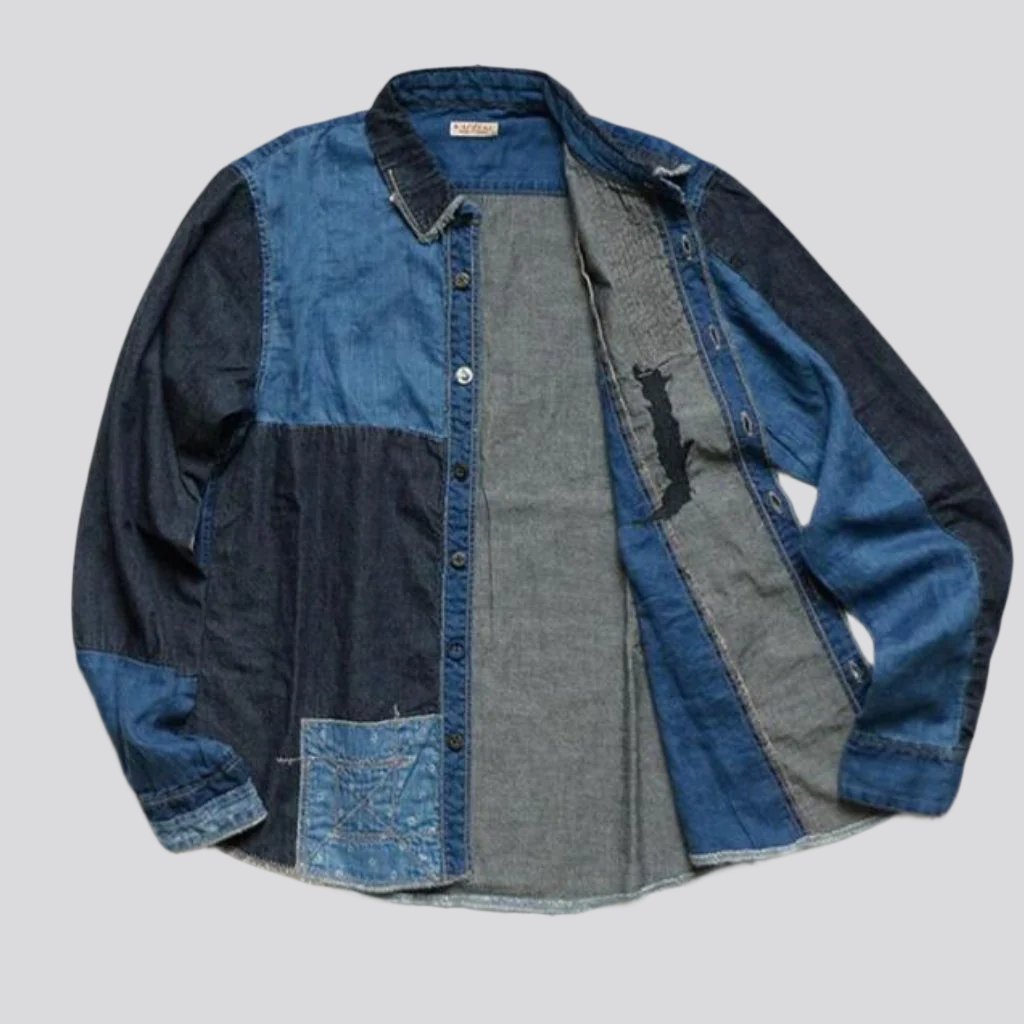 Übergroße modische Jeansjacke