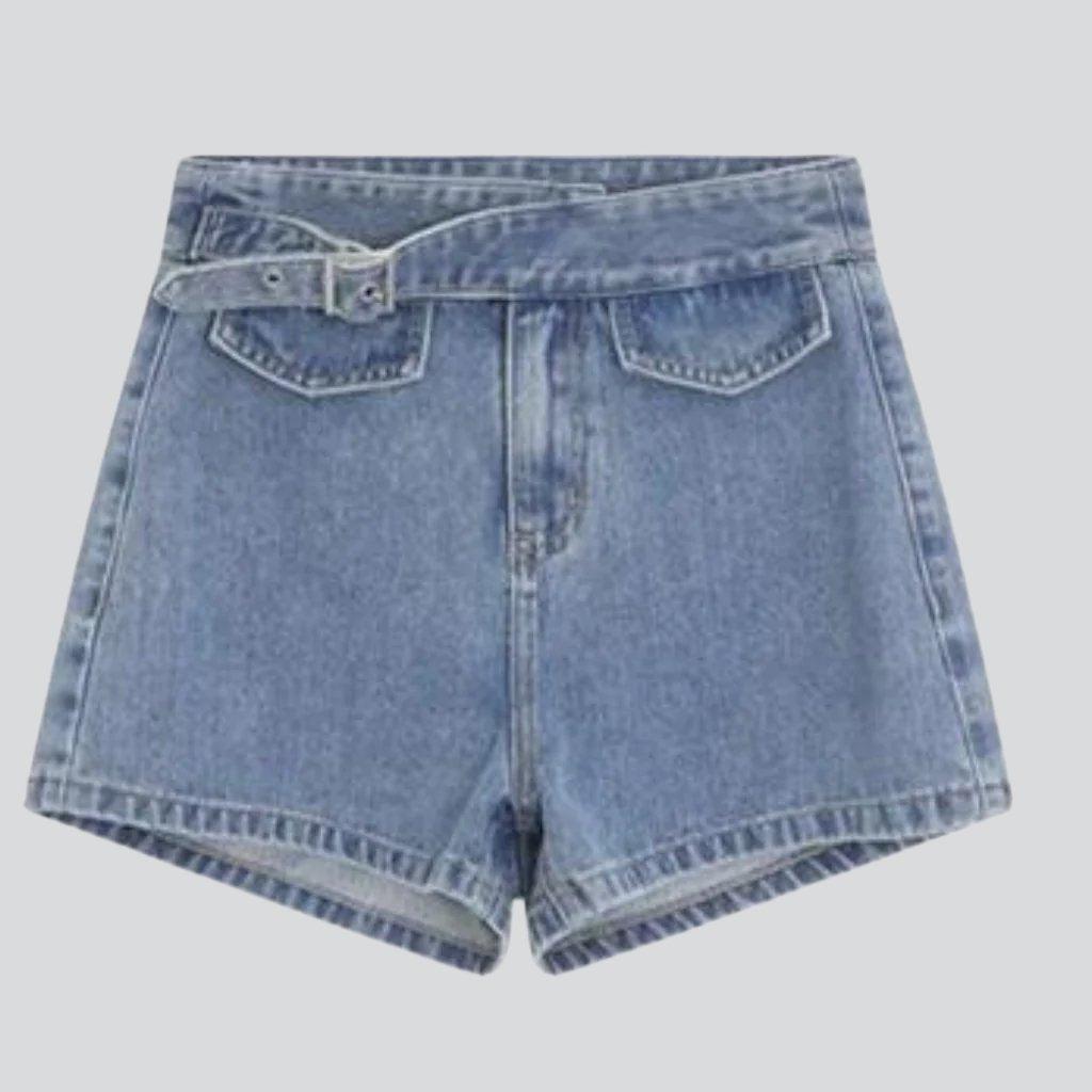 Women shorts with denim belt