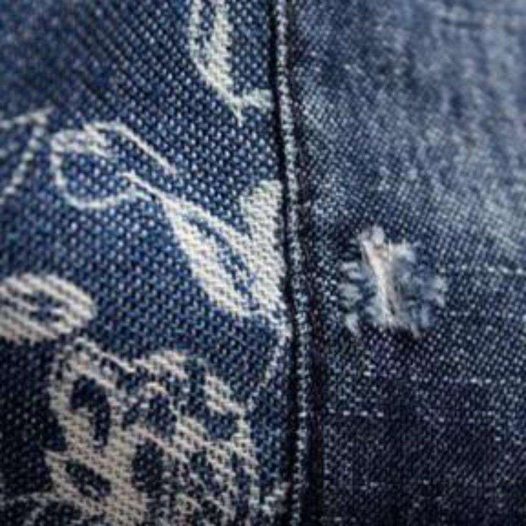 Jeansrock mit böhmischer Stickerei