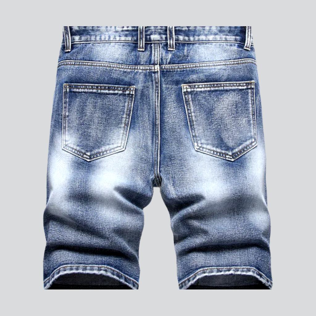 Schmale, zerrissene Jeansshorts im Used-Look