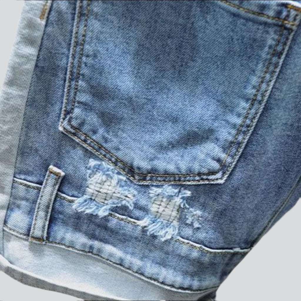 Zerrissene Jeansshorts im Farbblockdesign