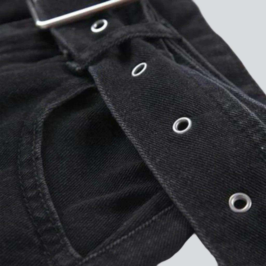 pantalones cortos de mezclilla con bolsillos al revés