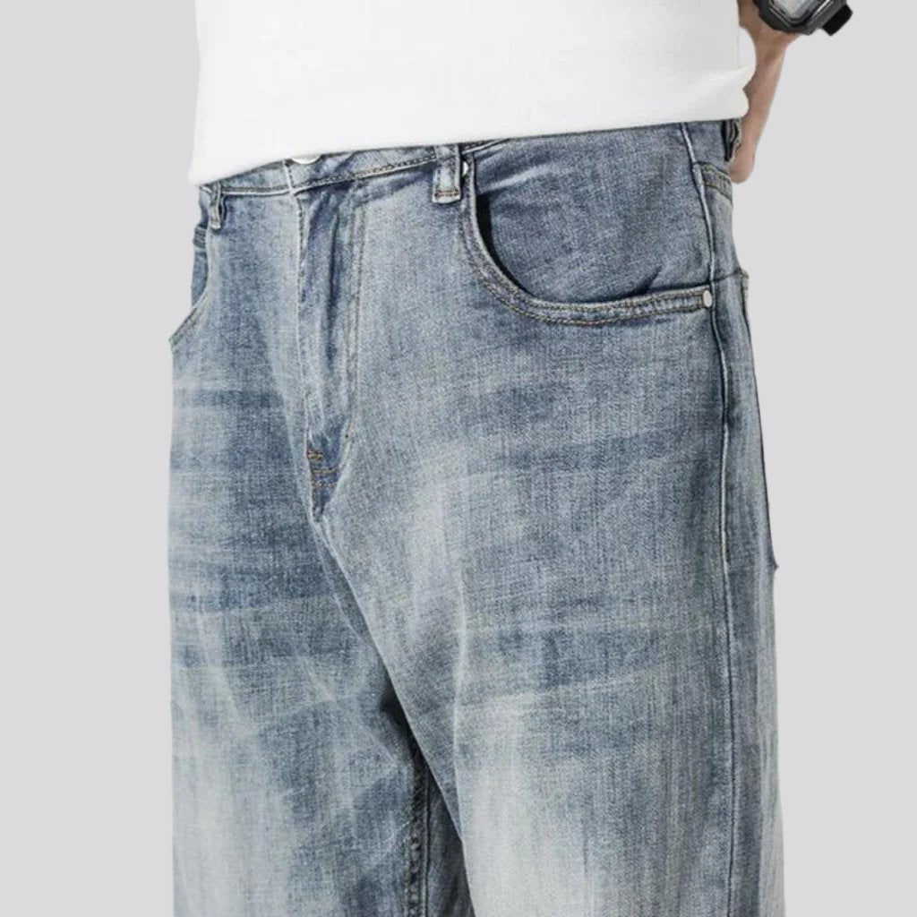 Stonewashed men mid-waist jeans