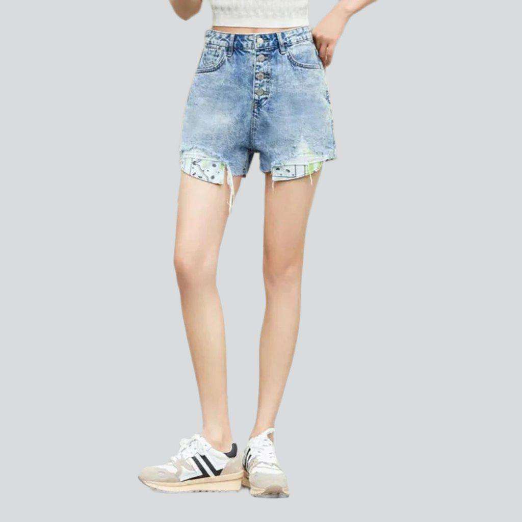 Exposed pockets women denim shorts