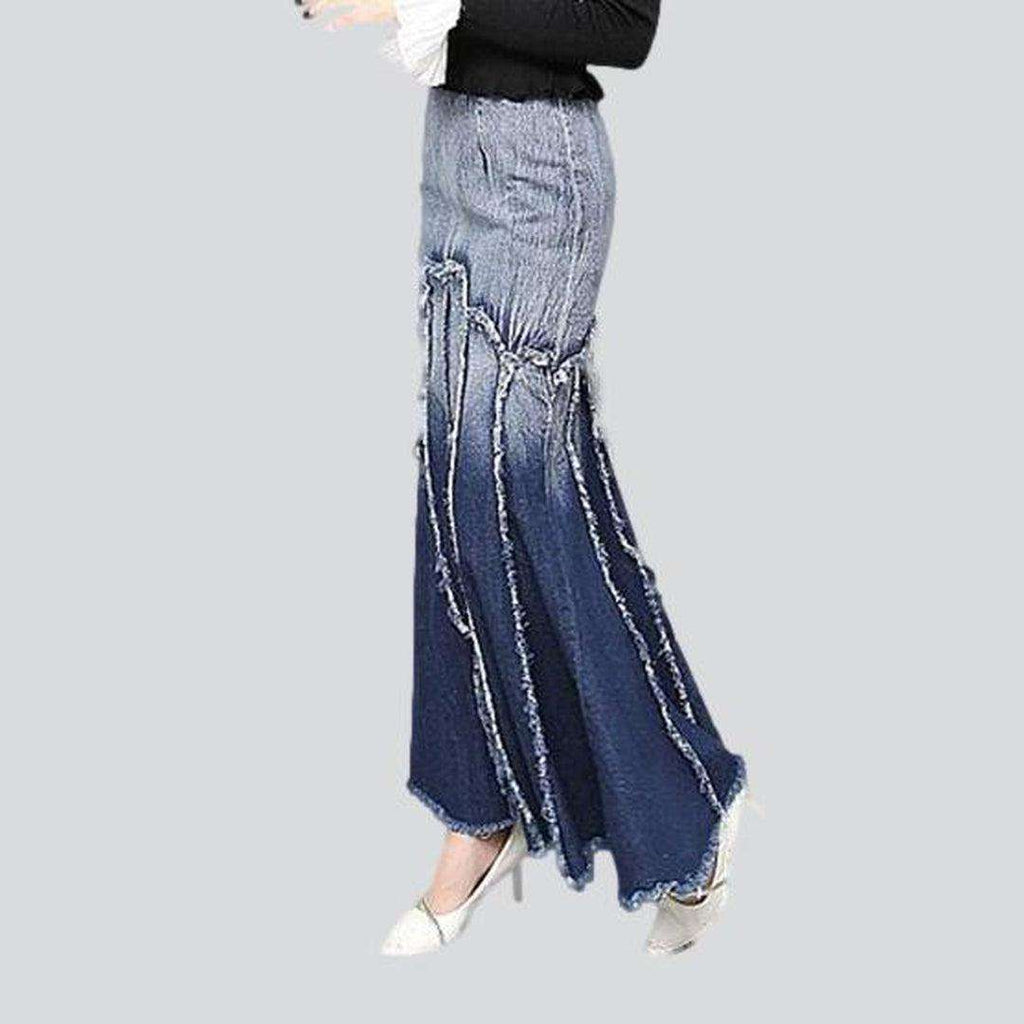 Contrast color embroidered denim skirt