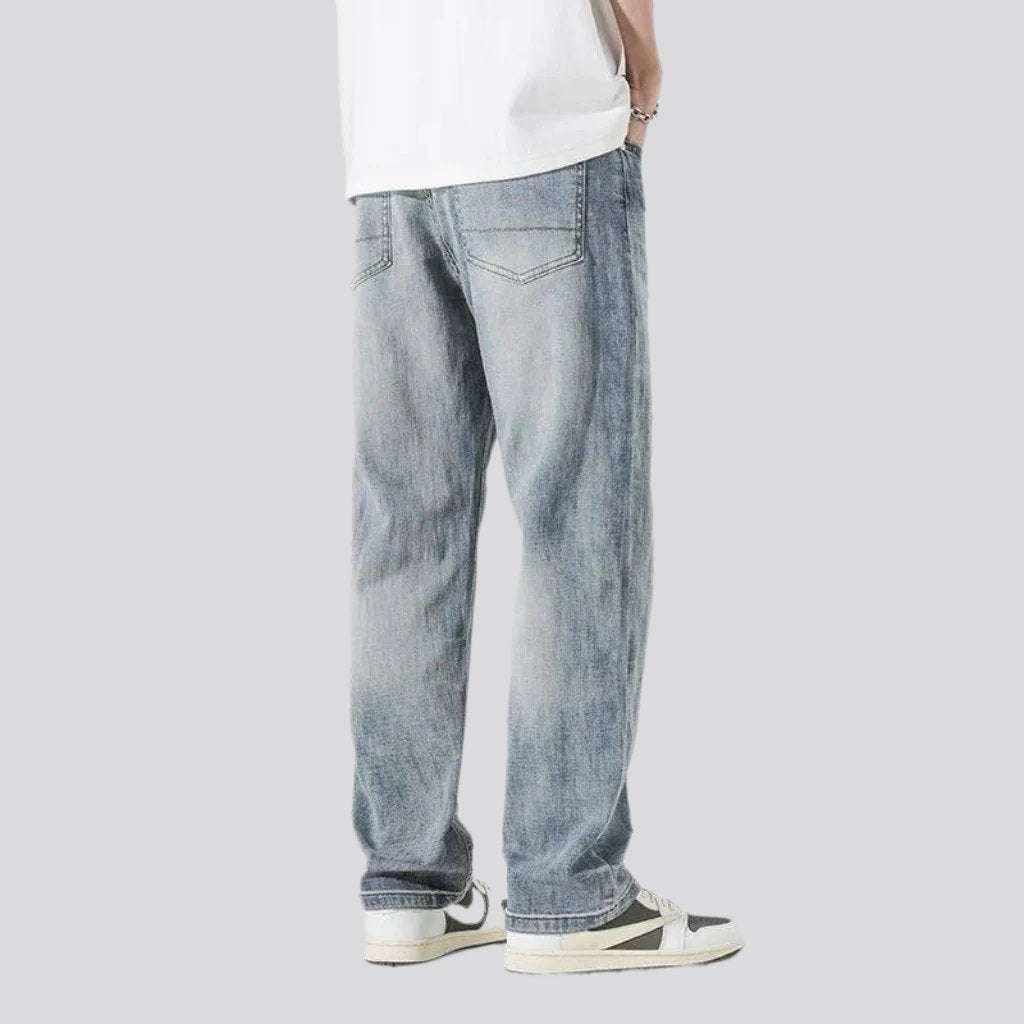 Stonewashed men mid-waist jeans