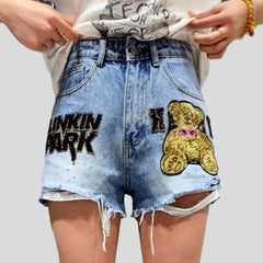 Jeansshorts mit Teddybär-Stickerei