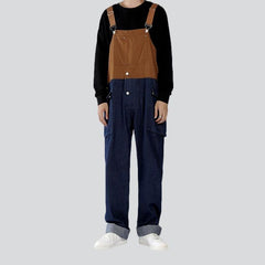 Zweifarbige Herren-Jeanslatzhose