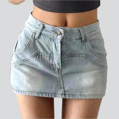 Ultrakurzer urbaner Jeansrock