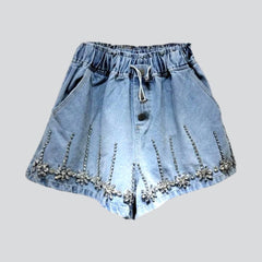 Weite Jeansshorts mit Strass