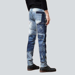 Blue Jeans aus Stücken