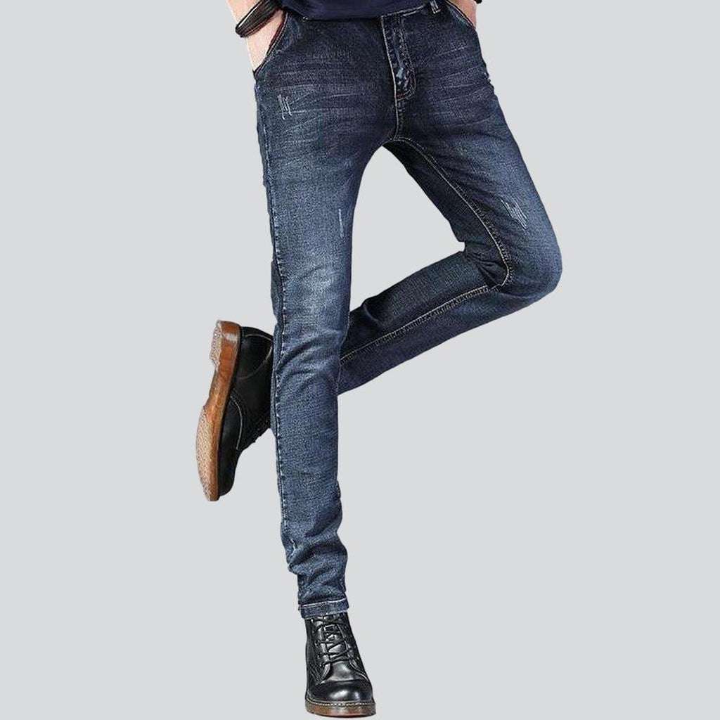 Dunkelblaue Herrenjeans