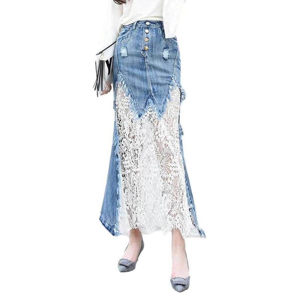 Long skirt embroidered with lace