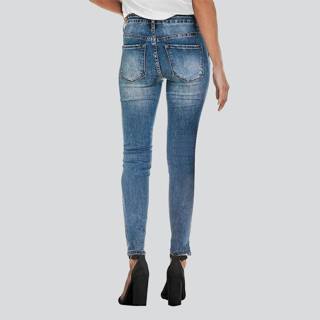 Zerrissene Damen-Röhrenjeans