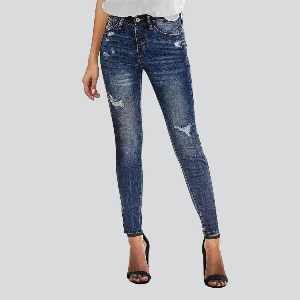 Zerrissene Damen-Röhrenjeans