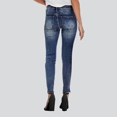 Zerrissene Damen-Röhrenjeans